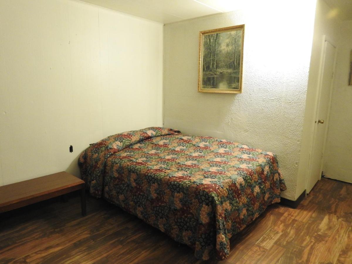 Lawrenceburg Motel Bagian luar foto